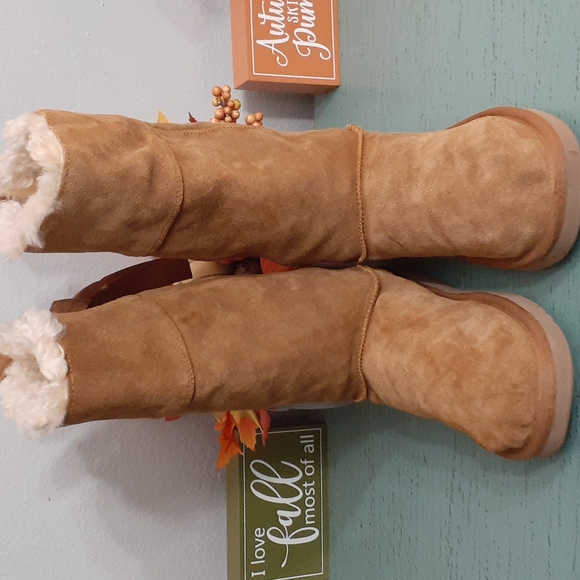 KOOLABURRA BY UGGS BOOTS SZ 9 - Picture 1 of 6